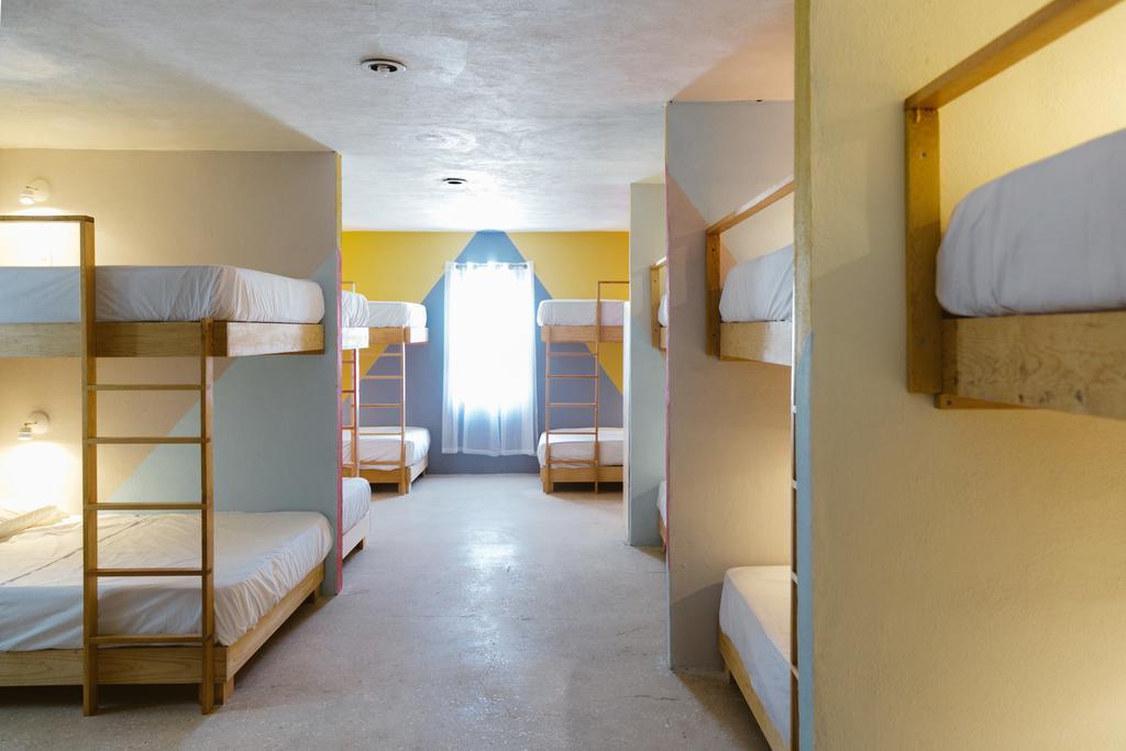 Casa Corazon De Melon Hostel Плая дел Кармен Екстериор снимка