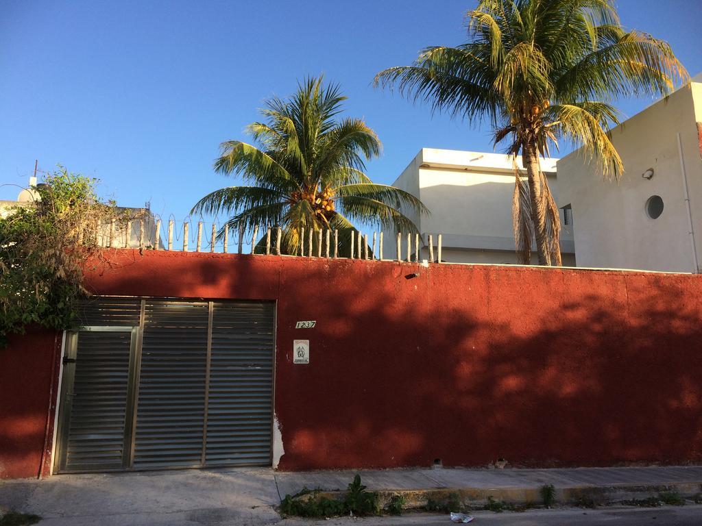 Casa Corazon De Melon Hostel Плая дел Кармен Екстериор снимка